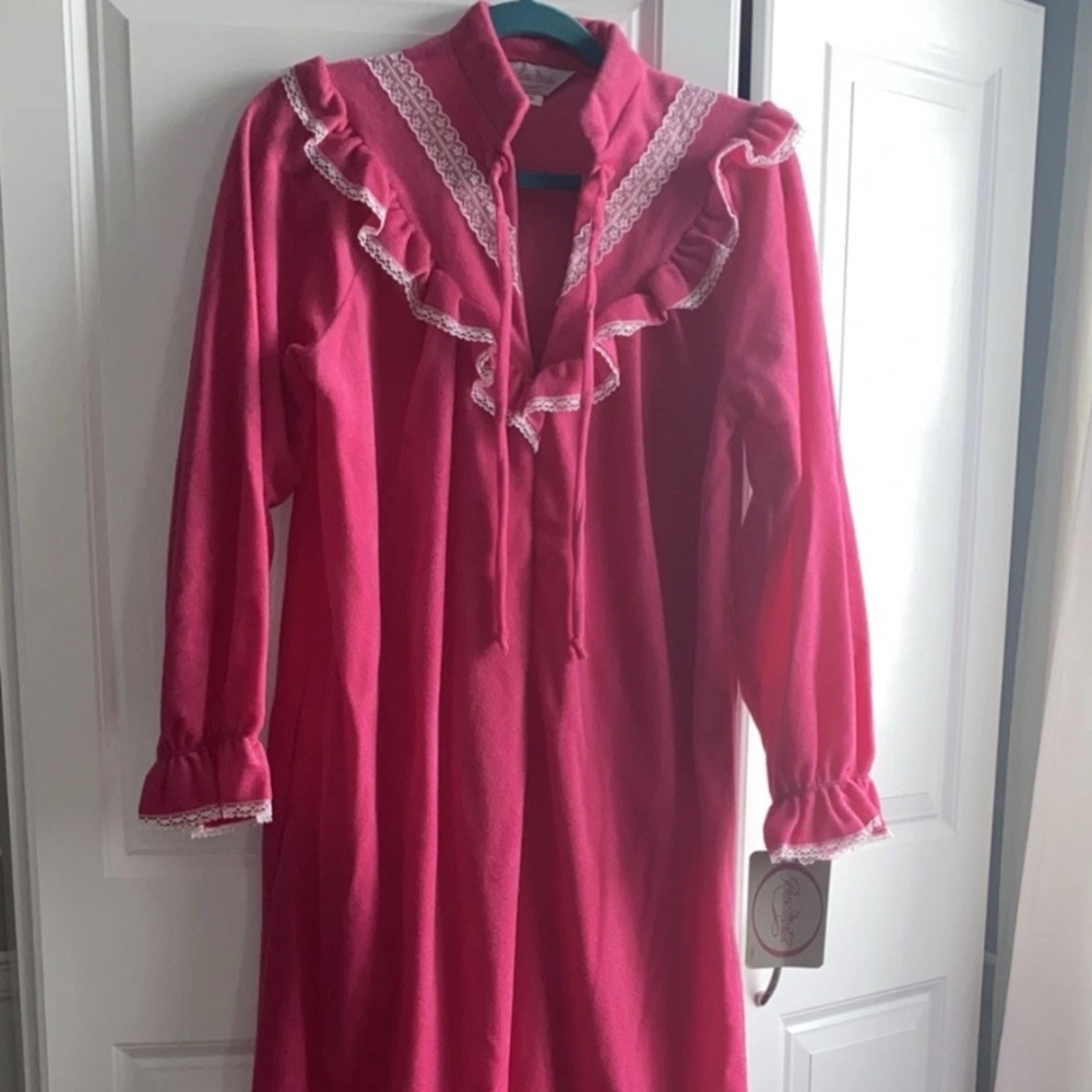 Vintage Reasa Martin Nightgown Dead stock NWT Small Pink‎